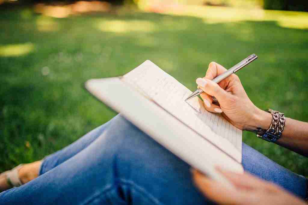 Scrivere sul diario della gratitudine