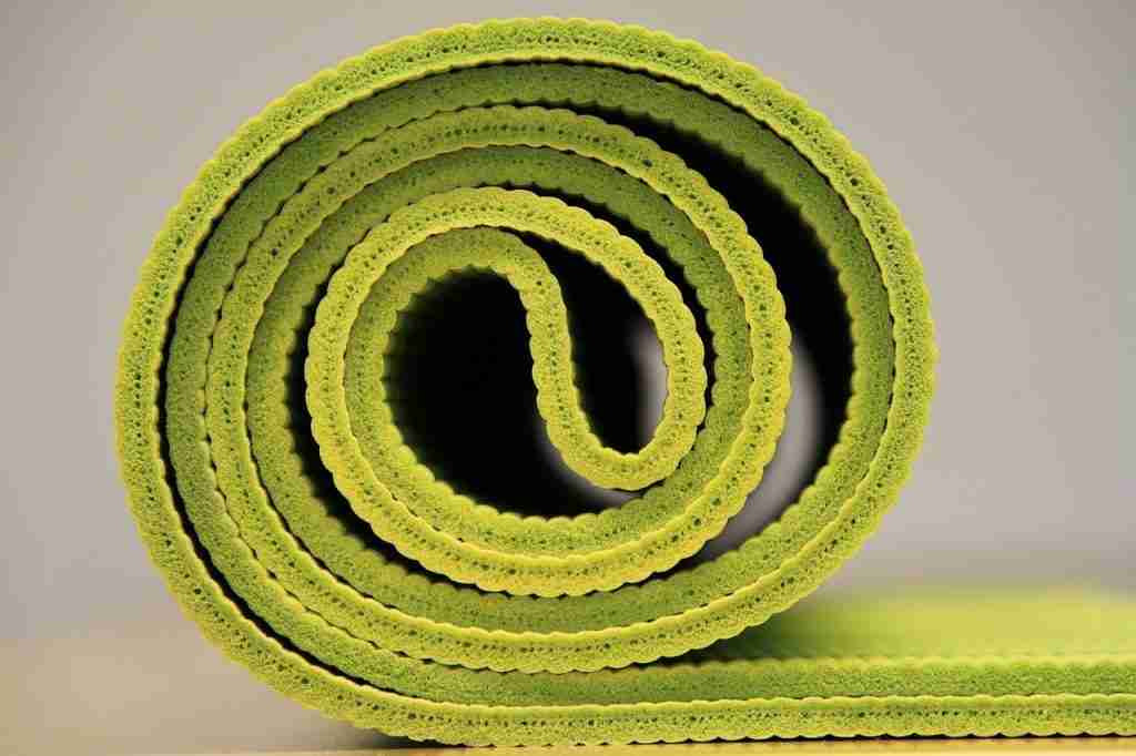 Tappetino verde da yoga