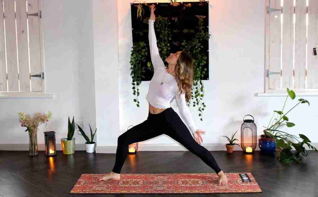 Come iniziare a fare yoga da casa partendo da zero