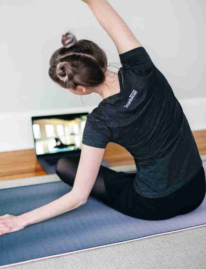 Corsi di yoga live online e registrazioni